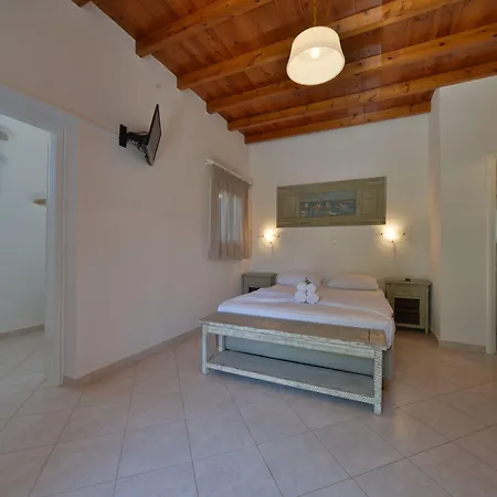 Amorgion Village 아파트호텔 4*